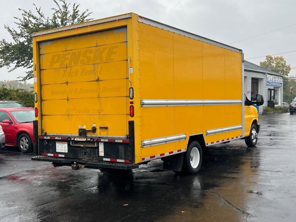 Used 2016 GMC Savana 3500 Extended RWD image 5