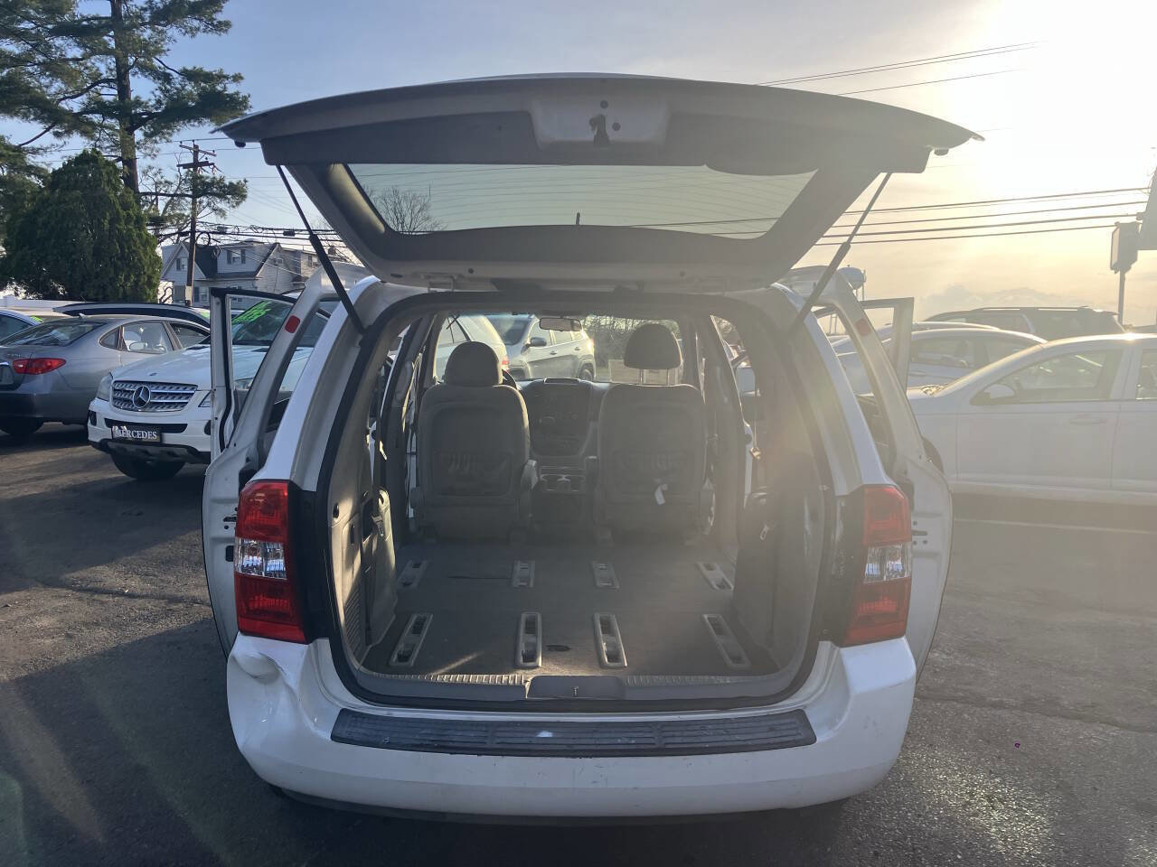 Used 2008 Kia Sedona w/ Convenience Pkg image 28