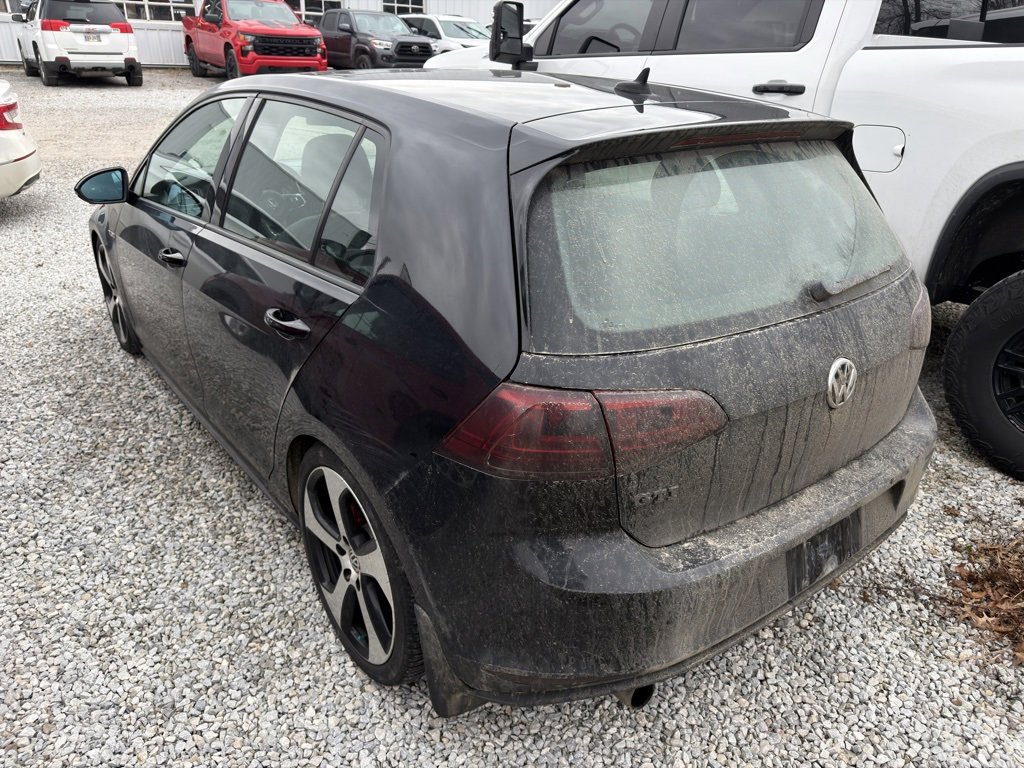 Used 2016 Volkswagen Golf 4-Door image 4