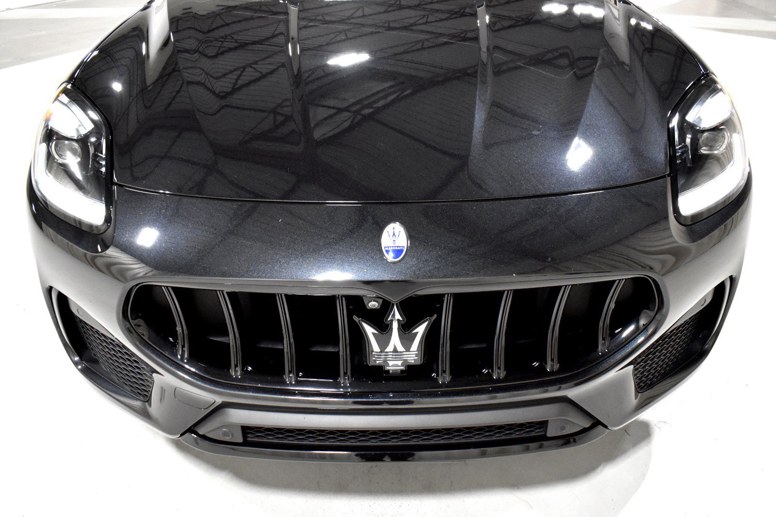 Certified 2023 Maserati Grecale Modena AWD/4WD image 9