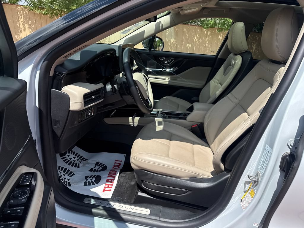 Certified 2025 Lincoln Corsair Grand Touring AWD/4WD image 12