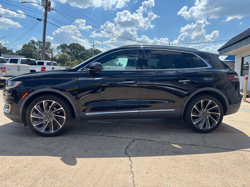 Used 2020 Lincoln Nautilus Reserve w/ Equipment Group 202A image 4