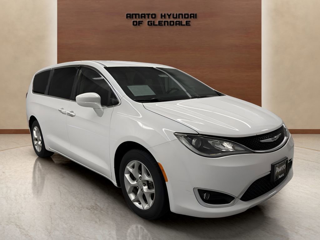 Used 2019 Chrysler Pacifica Touring Plus FWD image 7