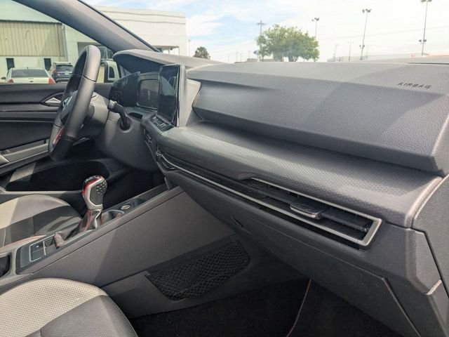 Used 2022 Volkswagen GTI SE image 37