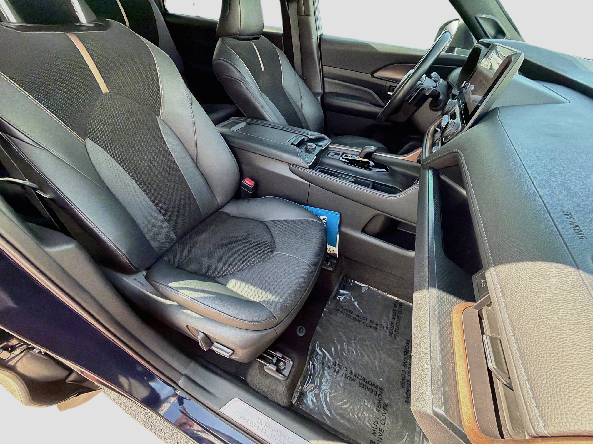 Used 2024 Toyota Grand Highlander AWD Hybrid image 15