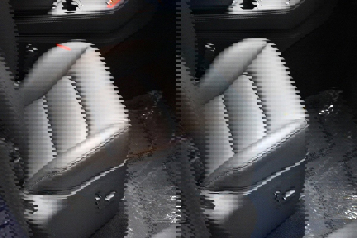 Used 2023 Tesla Model Y Long Range image 30