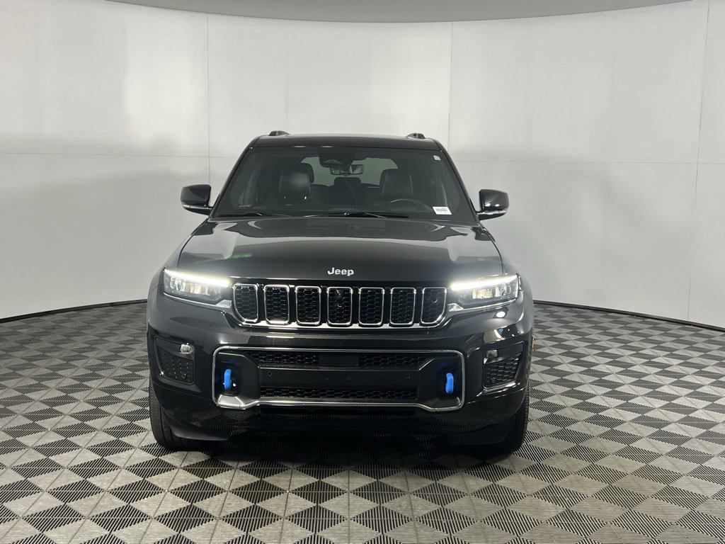 Used 2022 Jeep Grand Cherokee Overland w/ Advanced Protech Group III image 11