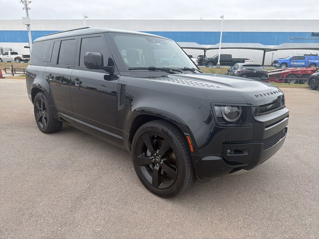 Used 2023 Land Rover Defender 130 X-Dynamic SE AWD/4WD image 4