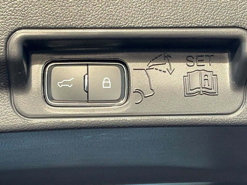 Used 2025 Ford Explorer ST-Line image 20