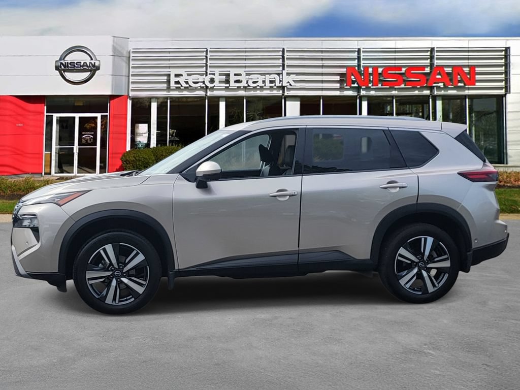Used 2024 Nissan Rogue SL AWD/4WD image 5