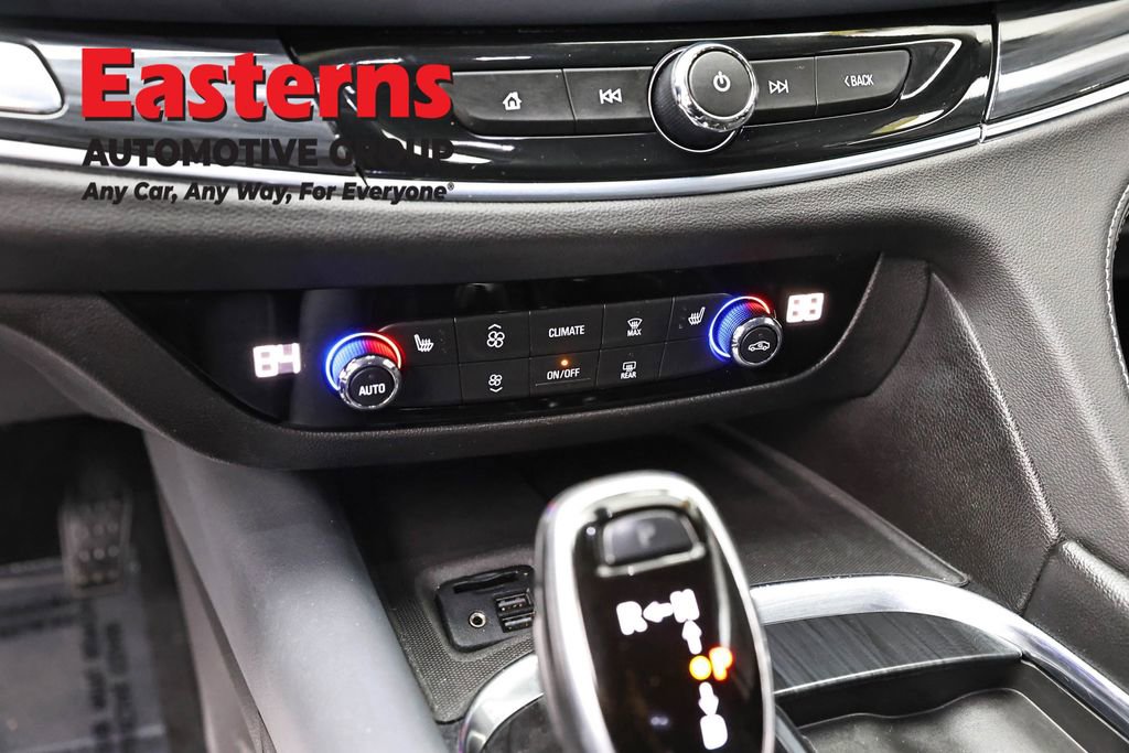 Used 2021 Buick Enclave Essence w/ Sport Touring Edition FWD image 21