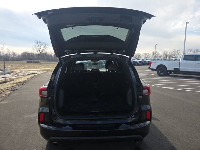 Certified 2024 Ford Escape ST-Line w/ Cold Weather Package image 8