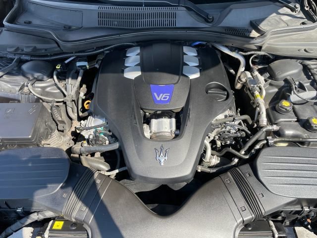 Used 2018 Maserati Quattroporte S Q4 AWD/4WD image 46