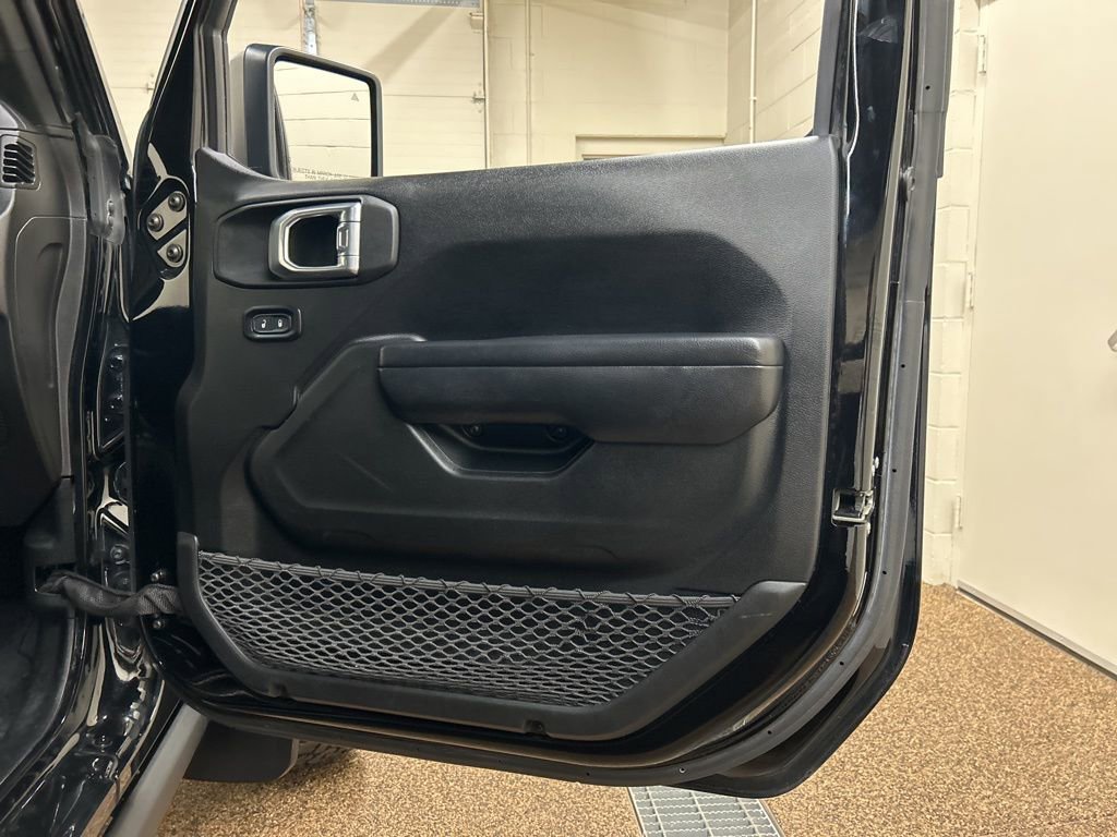 Used 2021 Jeep Gladiator Mojave AWD/4WD image 4