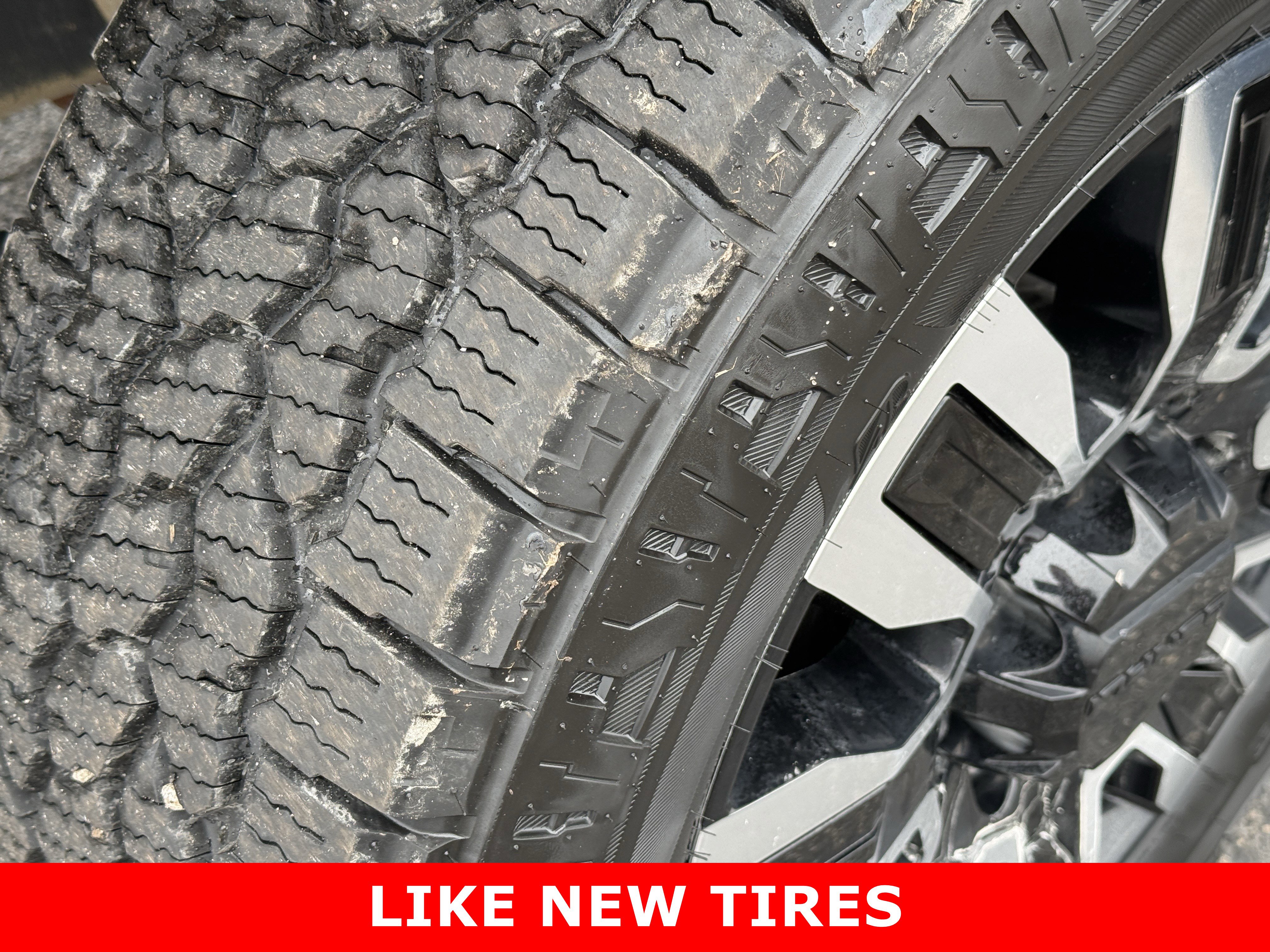 Used 2025 GMC Sierra 2500 Denali Ultimate image 12