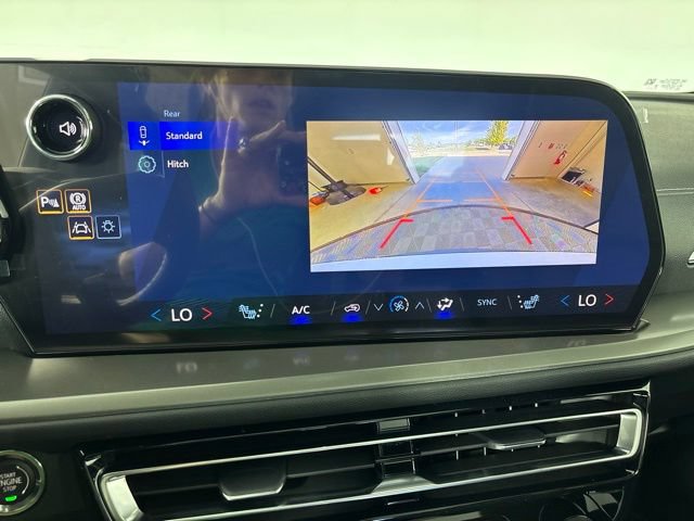 New 2027 Chevrolet Traverse LT w/ Sun and Wheel Package AWD/4WD image 41