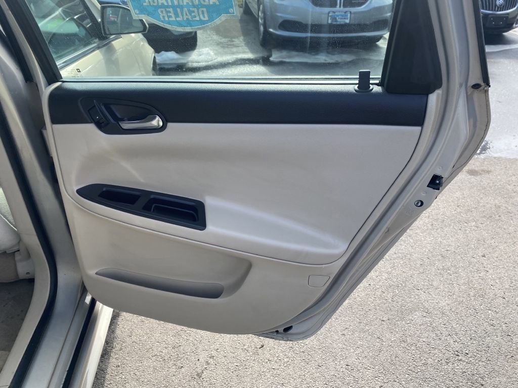 Used 2010 Chevrolet Impala LT w/ Convenience Package image 21