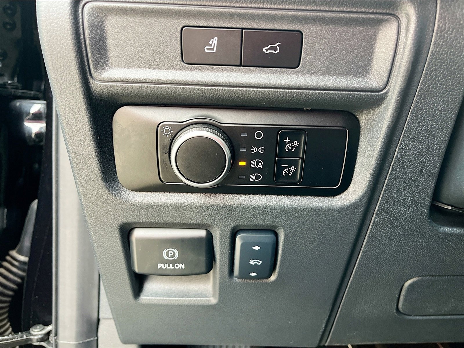 Used 2024 Ford Expedition XLT image 10