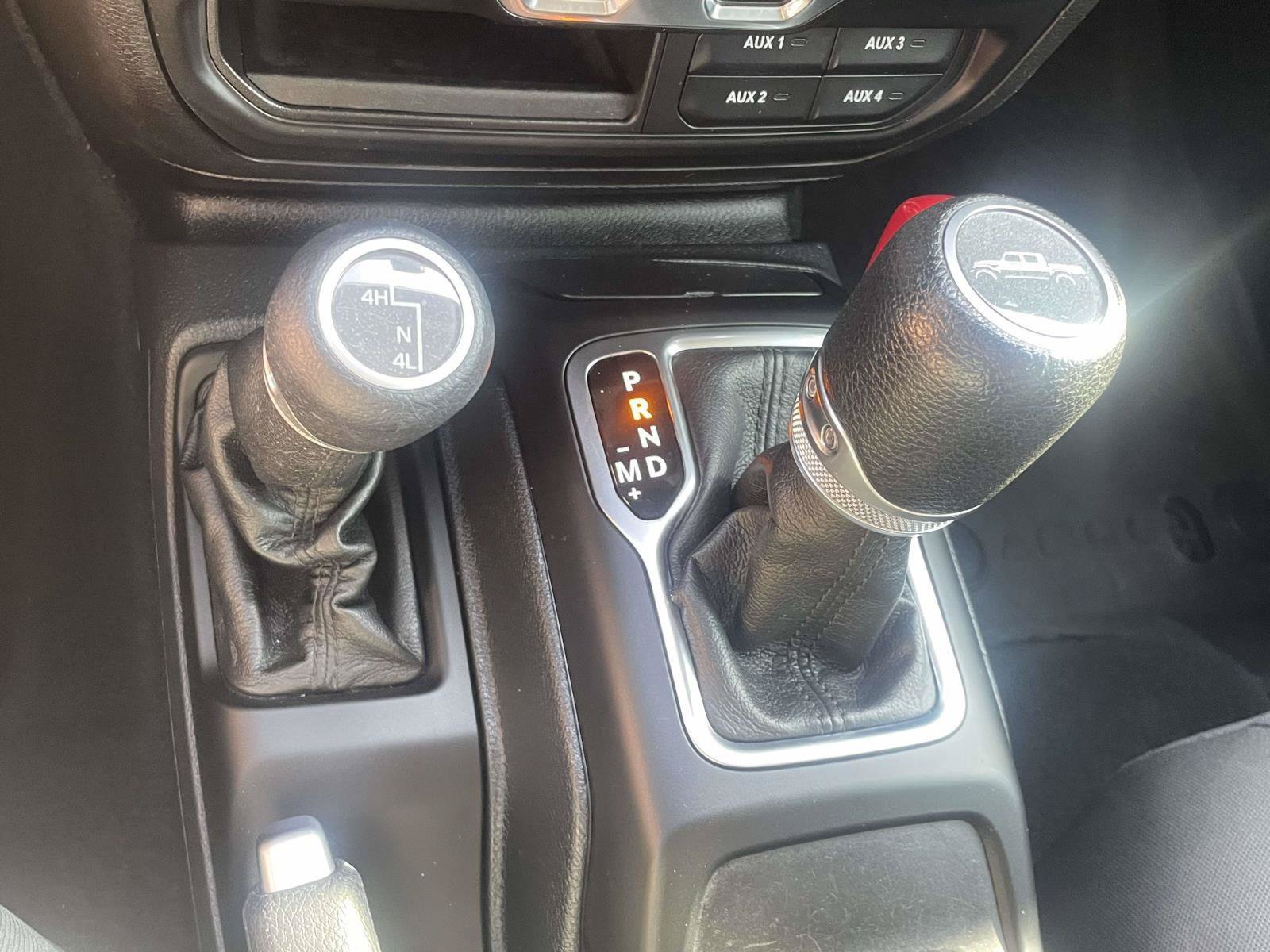 Used 2022 Jeep Gladiator Overland AWD/4WD image 19