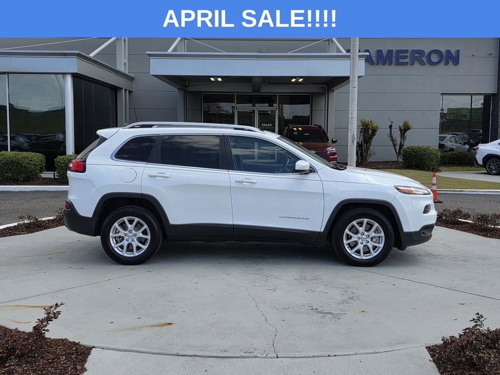 Used 2018 Jeep Cherokee Latitude Plus w/ Comfort/Convenience Group image 36