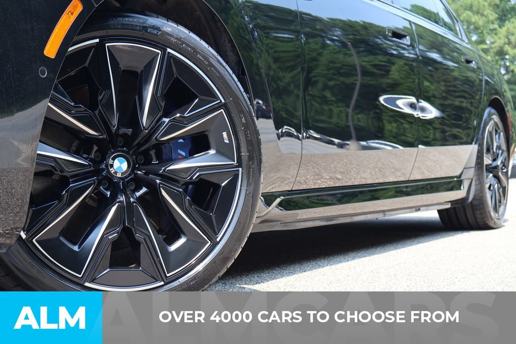 Used 2023 BMW i7 xDrive60 AWD/4WD image 2
