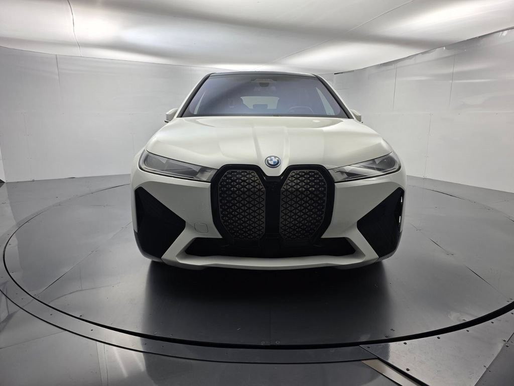 Certified 2022 BMW iX xDrive50 w/ Premium Package AWD/4WD image 2