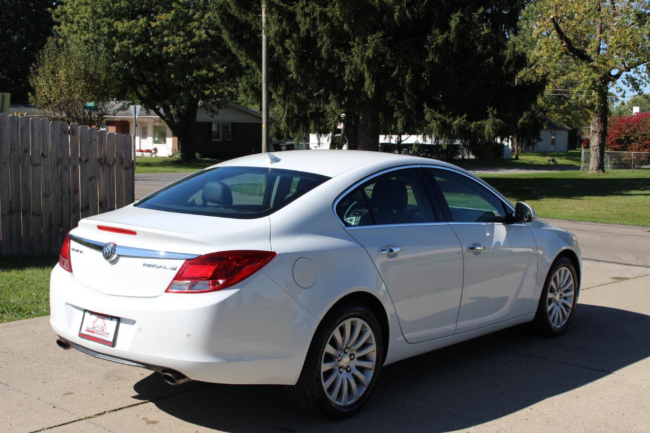 Used 2013 Buick Regal Premium FWD image 10