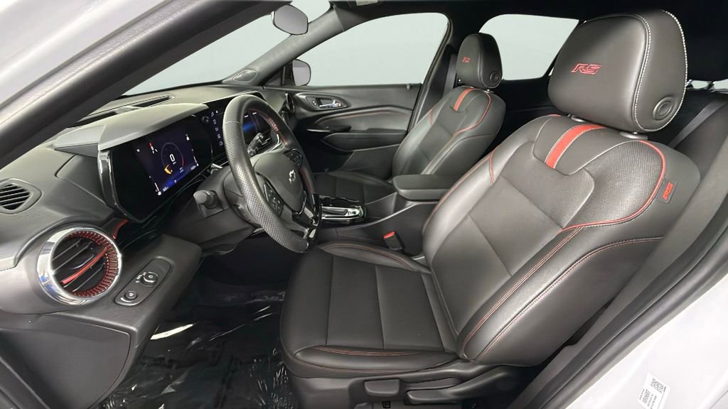 Certified 2025 Chevrolet Trax RS w/ Driver Confidence Package FWD image 14