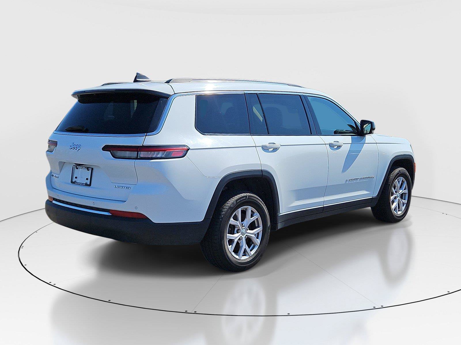 Used 2022 Jeep Grand Cherokee L Limited AWD/4WD image 4
