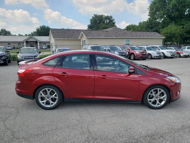 Used 2014 Ford Focus SE w/ Equipment Group 201A FWD image 6