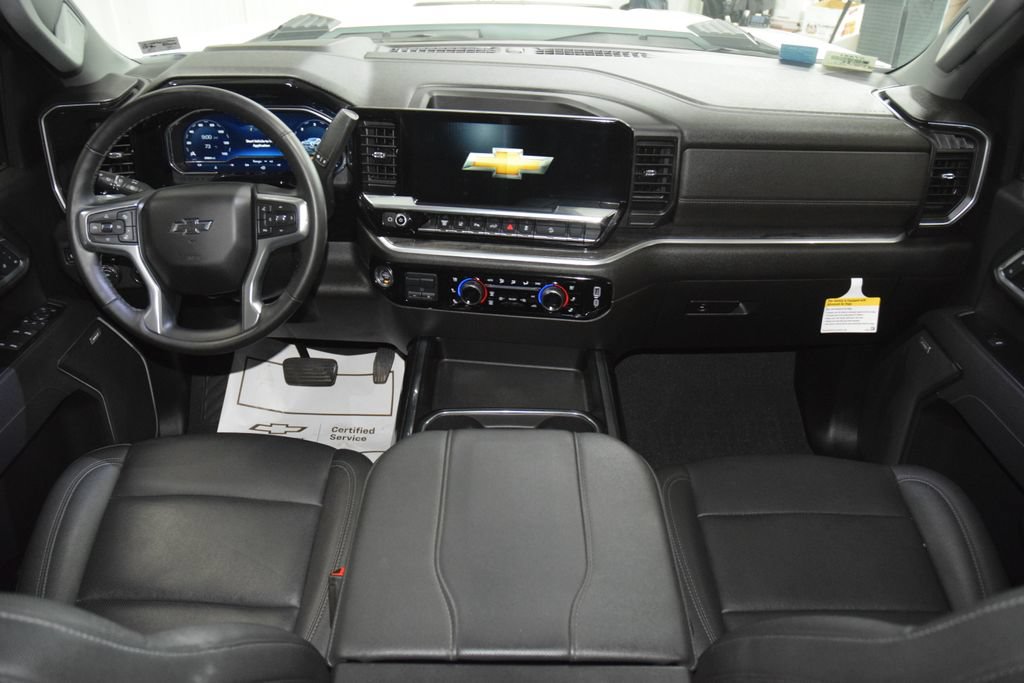 Used 2025 Chevrolet Silverado 2500 LTZ w/ LTZ Plus Package AWD/4WD image 32