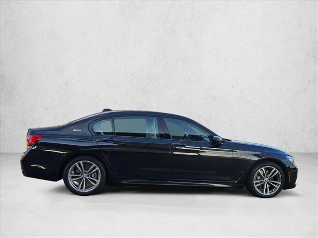 Used 2018 BMW 740e xDrive AWD/4WD image 4