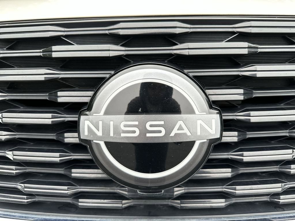 Used 2023 Nissan Rogue SV image 26