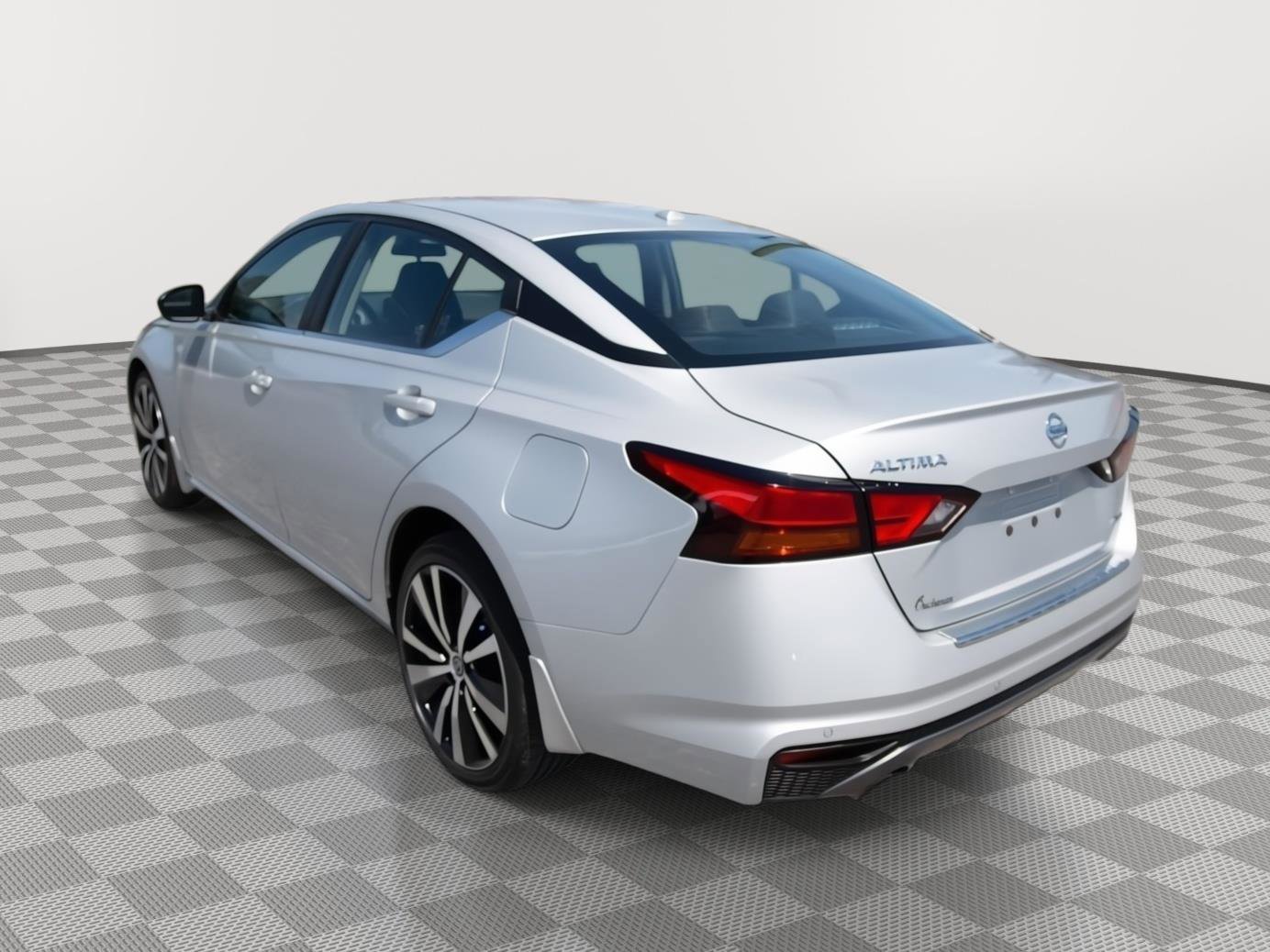 Used 2022 Nissan Altima 2.5 SR AWD/4WD image 7