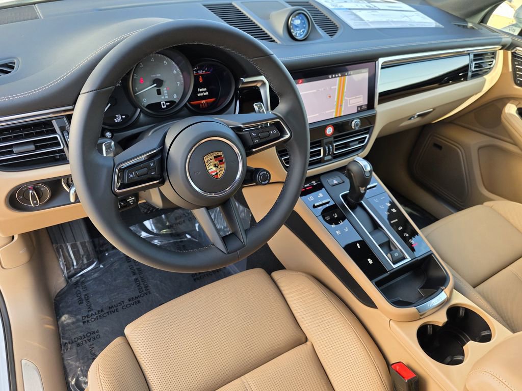 Used 2025 Porsche Macan S AWD/4WD image 4