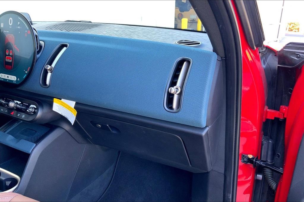 Certified 2025 MINI Cooper Countryman S w/ Comfort Package Max image 18