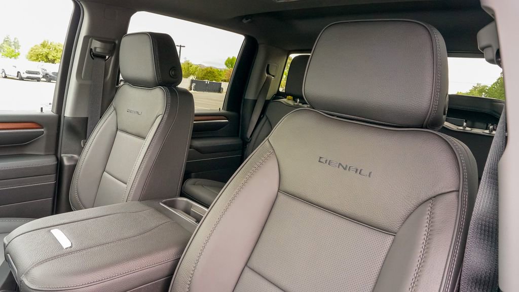 New 2025 GMC Sierra 2500 Denali w/ Denali Reserve Package image 22