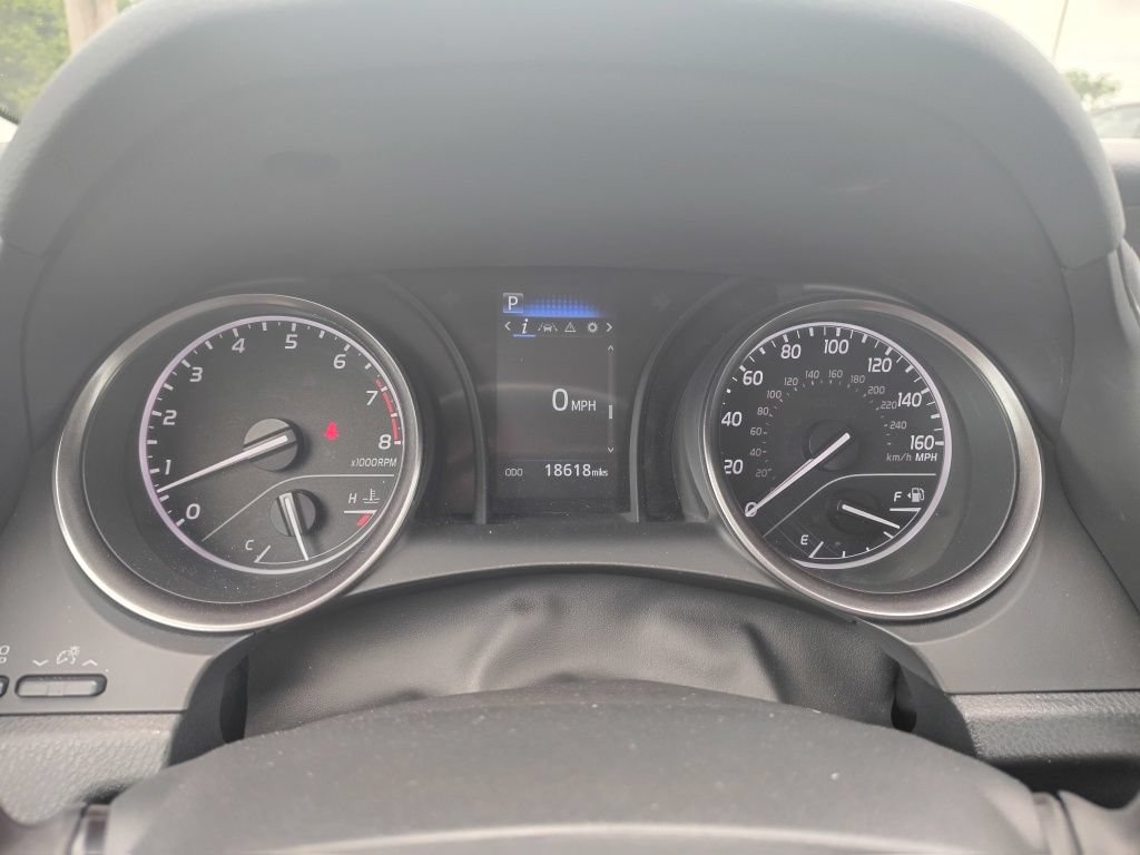 Used 2024 Toyota Camry SE FWD image 3