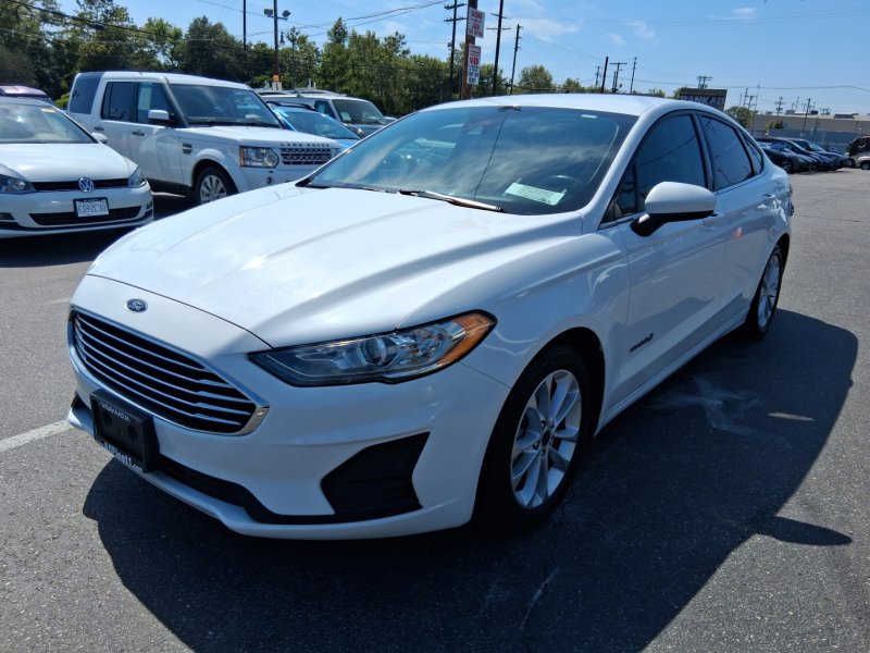Used 2019 Ford Fusion SE FWD image 3