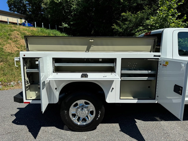 New 2024 RAM 2500 Tradesman w/ Chrome Appearance Group image 8