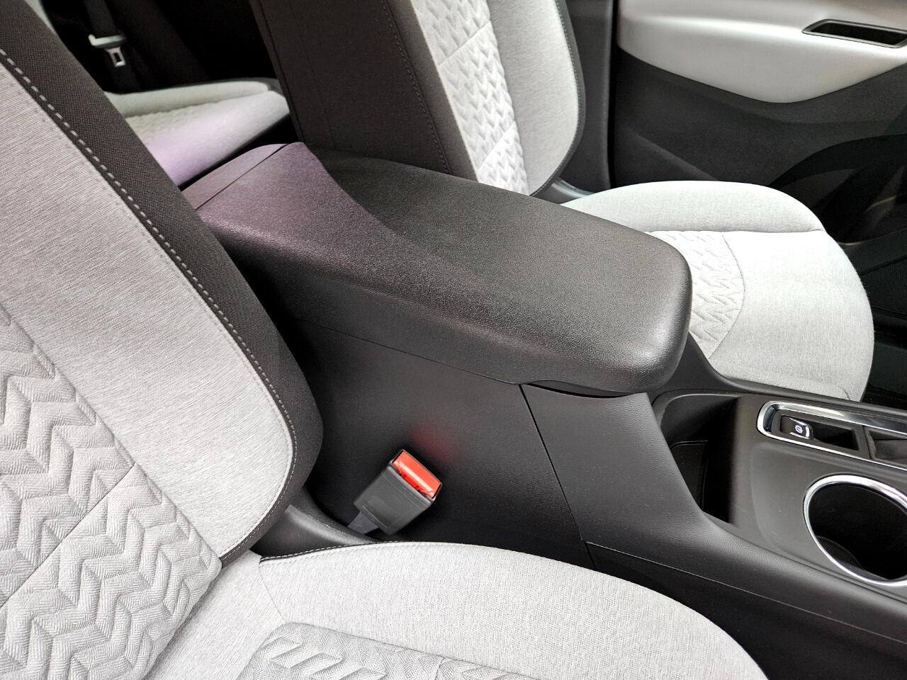 Used 2024 Chevrolet Equinox LS w/ LS Convenience Package image 27