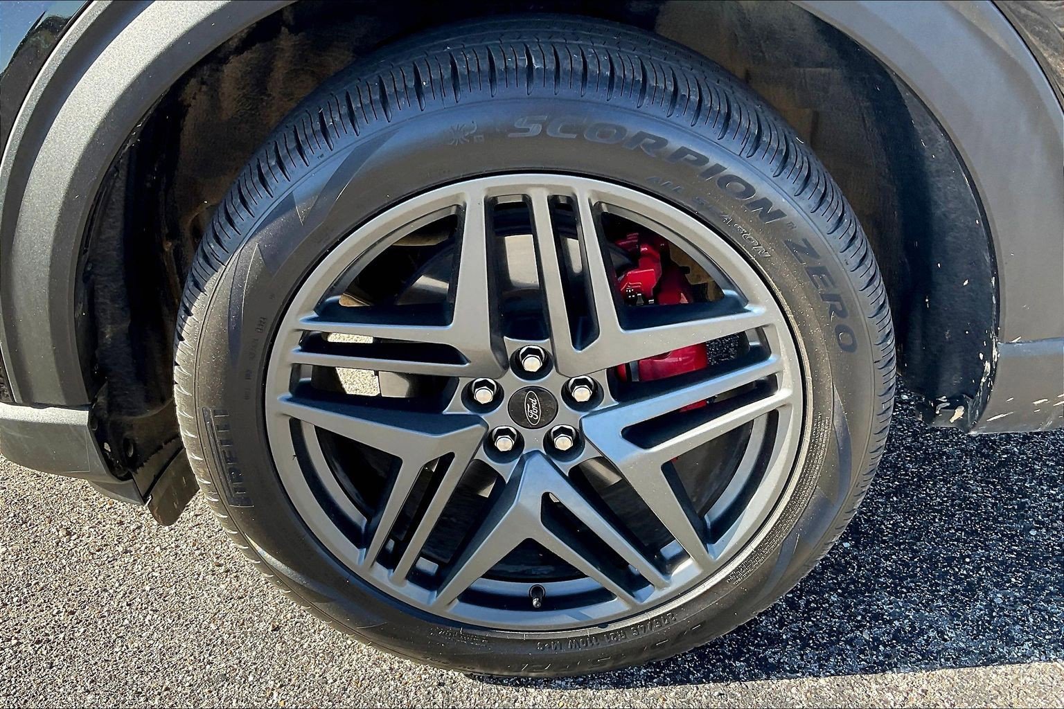 Certified 2025 Ford Explorer ST-Line w/ ST-Line Street Pack image 9