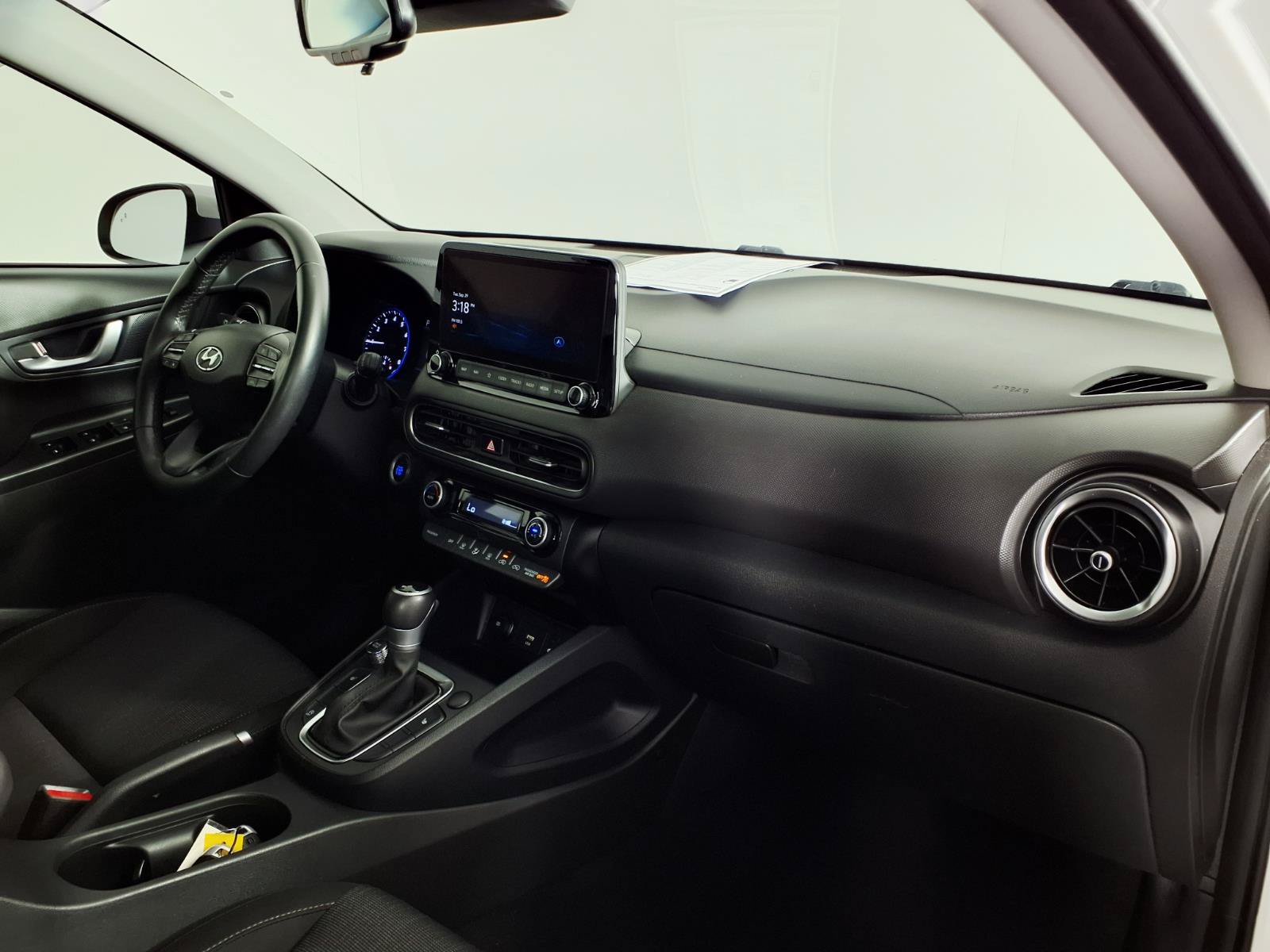 Certified 2023 Hyundai Kona SEL w/ Convenience Package FWD image 9