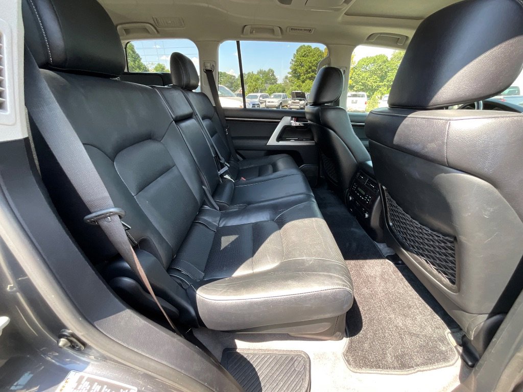 Used 2013 Toyota Land Cruiser image 30