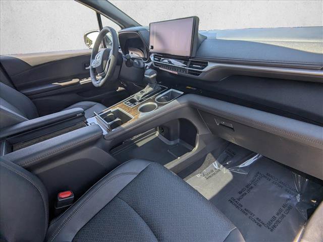 Used 2026 Toyota Sienna Limited AWD/4WD image 23