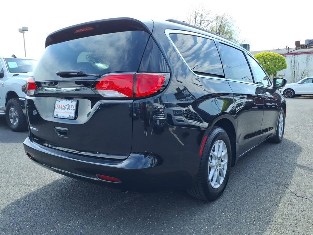 Used 2020 Chrysler Voyager Lxi FWD image 18