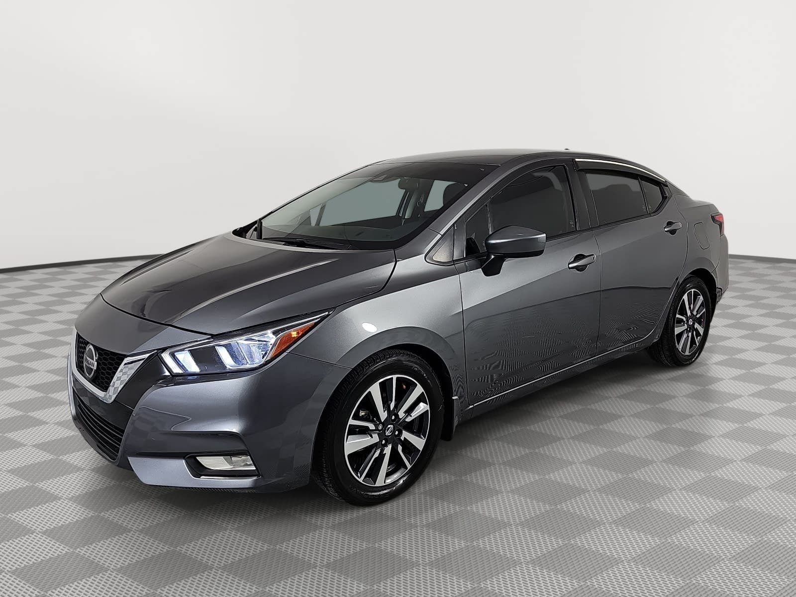Used 2022 Nissan Versa SV w/ Trunk Package FWD image 4
