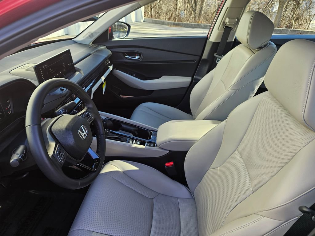 Used 2025 Honda Accord EX-L image 16