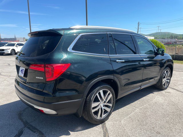 Used 2017 Honda Pilot Touring image 5