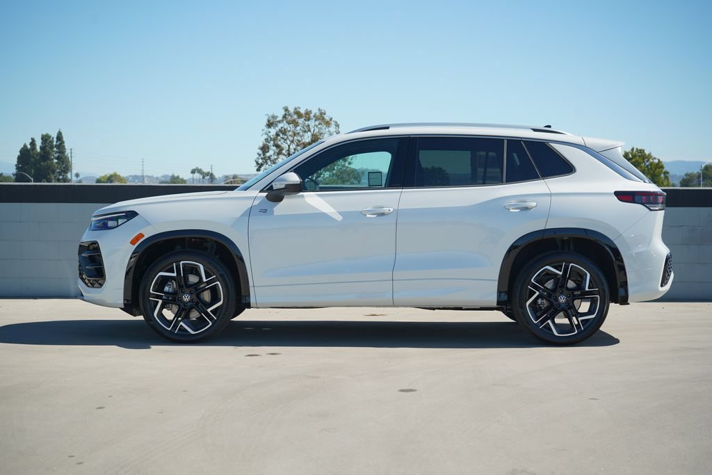New 2026 Volkswagen Tiguan SEL R-Line AWD/4WD image 3